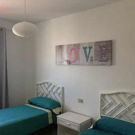 Apartment Leon Y Castillo